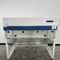 Esco 4' PCR Cabinet image 3